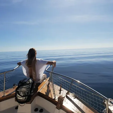 Barco Turismo Marinero Ботель Эстепона