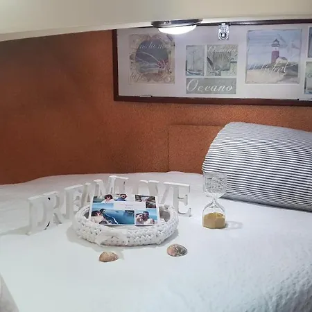 Barco Turismo Marinero بوتيل