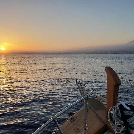 Barco Turismo Marinero بوتيل *